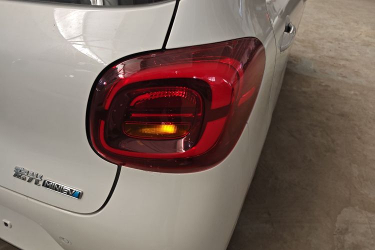 五菱汽车 宏光MINIEV 2025款 四门版 进阶款车身外观9