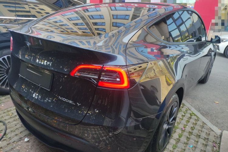 特斯拉 Model Y 2024款 后轮驱动版车身外观6005