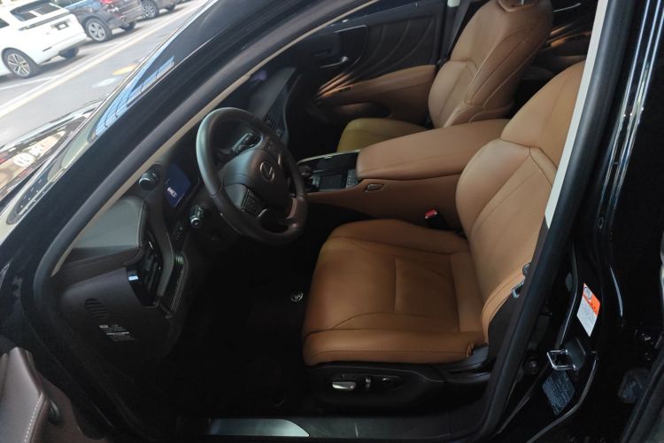 雷克萨斯LS 2020款 500h 卓越版 国VI中控内饰19