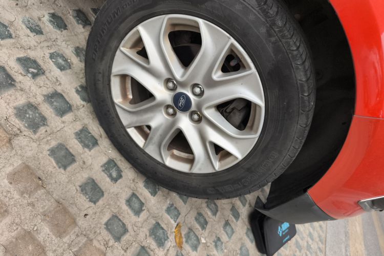 福特 翼搏 2013款 1.5L 自动风尚型车身外观6007