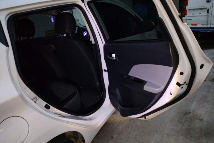 长安欧尚 奔奔E-Star 2021款 国民版 心怡版（快充版）磷酸铁锂（31.18kWh）中控内饰45