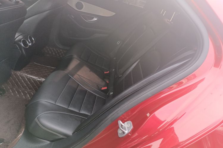 奔驰C级 2016款 C 200 运动版中控内饰21