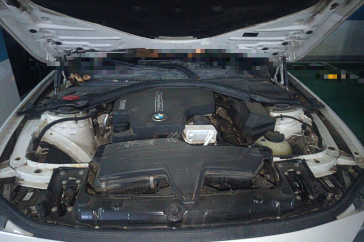 宝马3系 2015款 320i 超悦版时尚型局部细节24