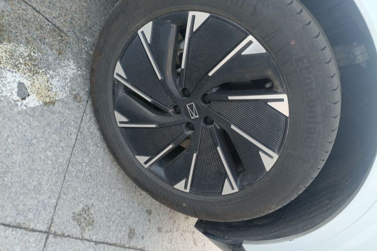 阿维塔07 2024款 Pro+纯电版车身外观10