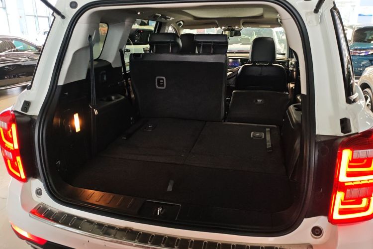 广汽传祺 传祺GS8 2017款 320T 两驱豪华智联版（七座）机舱底盘23