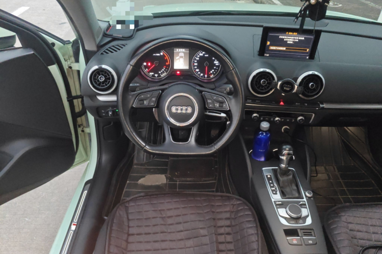 奥迪A3 2017款 Sportback 35 TFSI 运动型中控内饰13