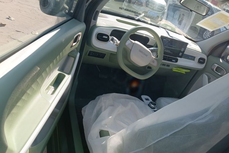 吉利银河 2025款 210km 熊猫骑士中控内饰20