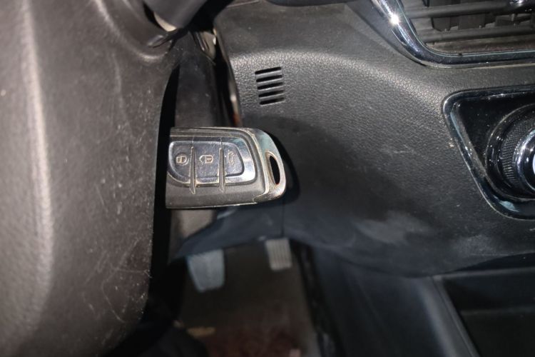 东南DX5 2019款 1.5L 手动豪华型中控内饰11