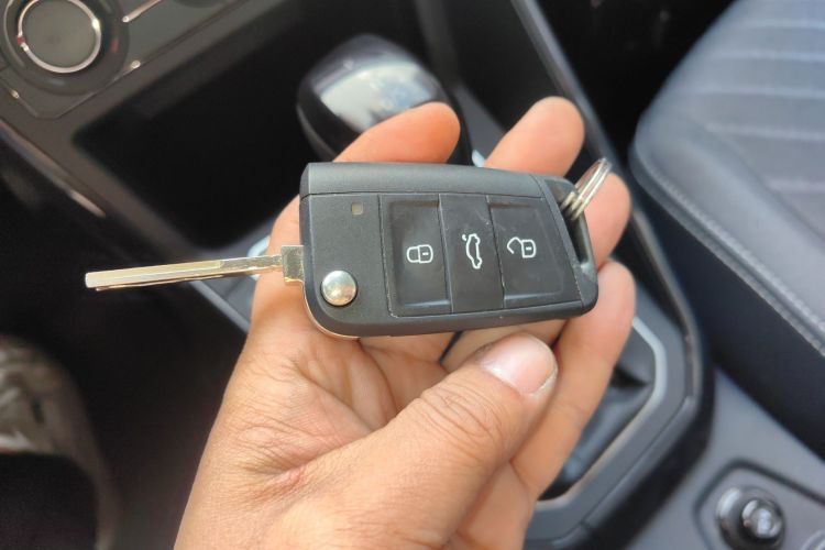 大众 朗逸 2023款 新锐 1.5L 自动新逸版中控内饰7001