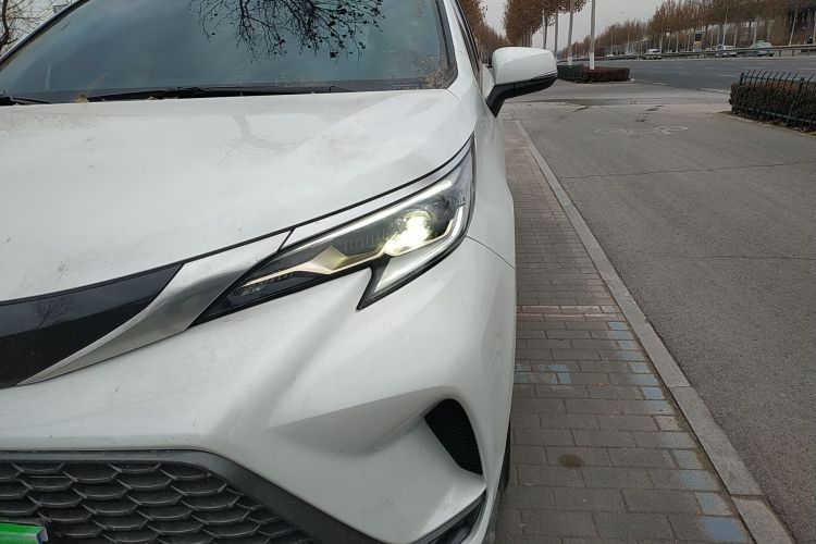 丰田 格瑞维亚 2024款 2.5L混动 豪华版局部细节36