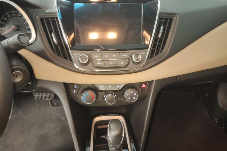 雪佛兰 科鲁泽 2020款 320 自动悦畅版中控内饰16