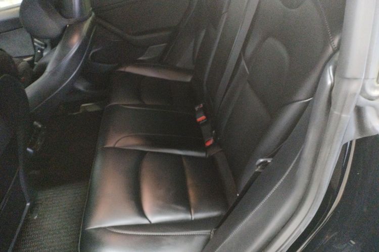 特斯拉 Model 3 2022款 后轮驱动版中控内饰21