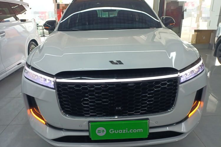 理想汽车 理想ONE 2021款 增程6座版车身外观2