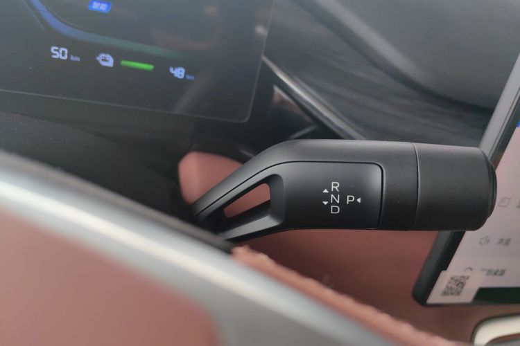 吉利银河 银河L6 2025款 EM-i 60km 探索版中控内饰18