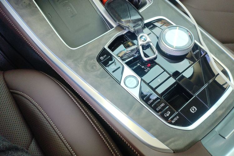 宝马X5 2023款 xDrive 30Li 尊享型M运动套装中控内饰18