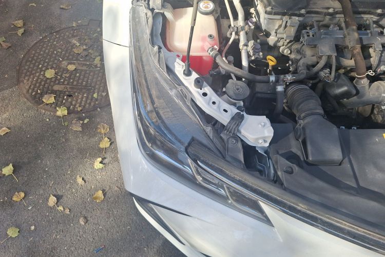 丰田 卡罗拉 2021款 双擎 1.8L E-CVT精英版车身外观8