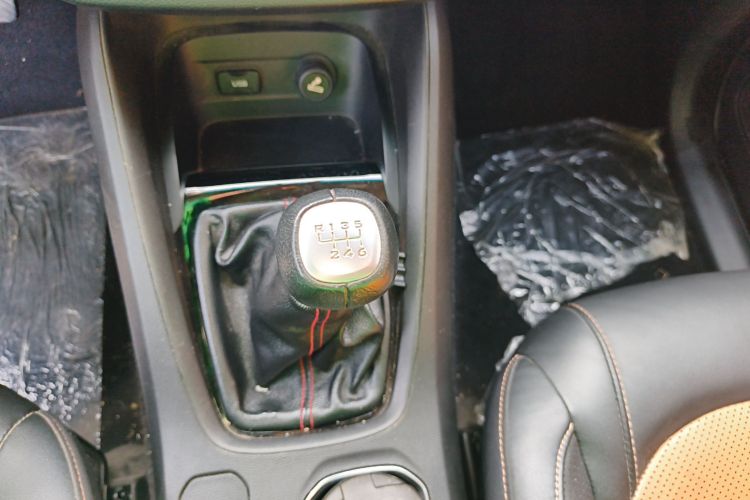 五菱汽车 五菱宏光S3 2018款 1.5L 手动豪华型 国V中控内饰18