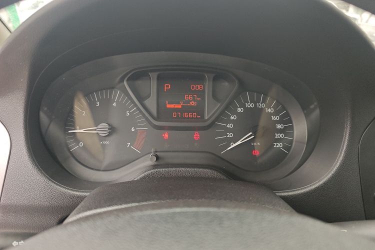 雪铁龙 爱丽舍 2016款 1.6L 自动时尚型中控内饰14