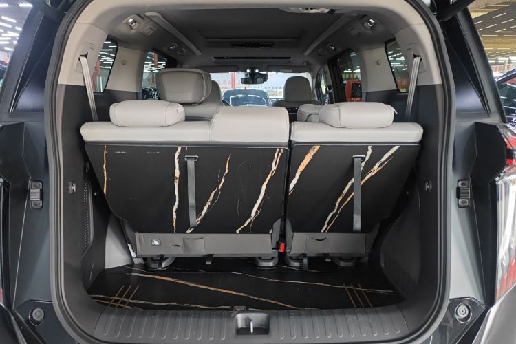 广汽传祺 传祺M8 2024款 大师系列 400T 至尊版机舱底盘23