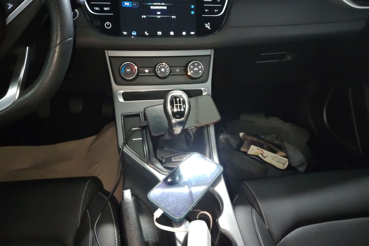 吉利汽车 帝豪 2020款 1.5L 手动舒适型中控内饰18