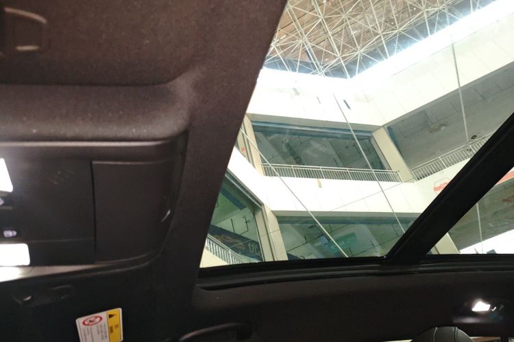 凯迪拉克XT4 2023款 28T 两驱豪华型中控内饰22