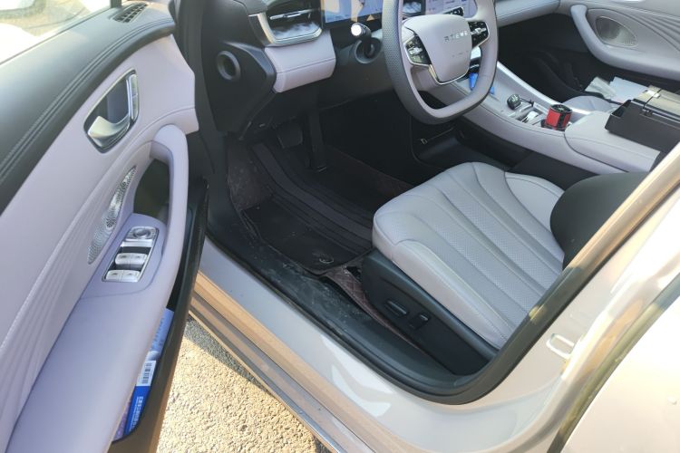 荣威M7 DMH 2025款 160km臻享版中控内饰20