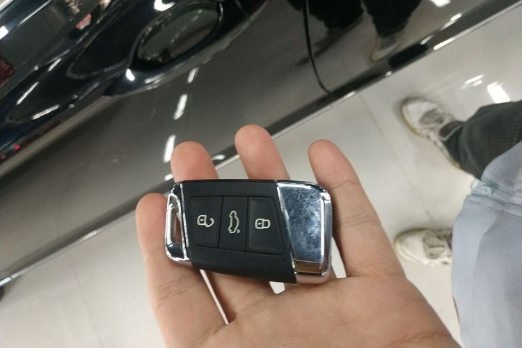 大众 迈腾 2019款 330TSI DSG 豪华型 国V中控内饰7001