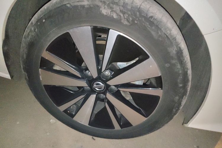 日产 天籁 2021款 2.0L XL 舒适版车身外观10