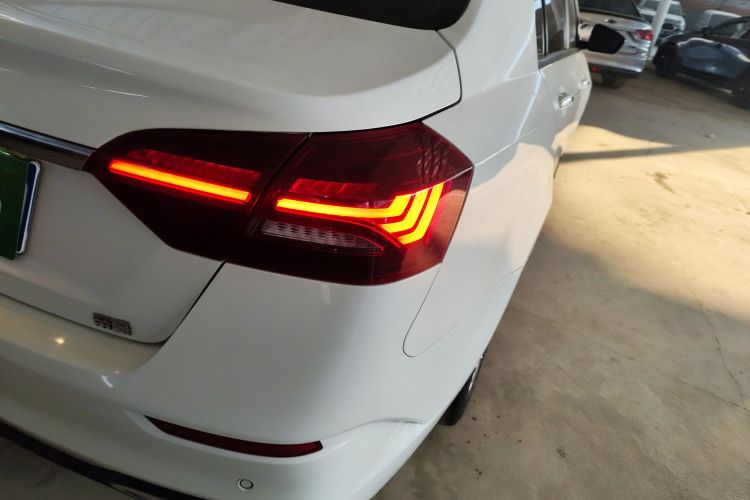 吉利汽车 帝豪 2021款 UP 1.5L CVT豪华型车身外观6006