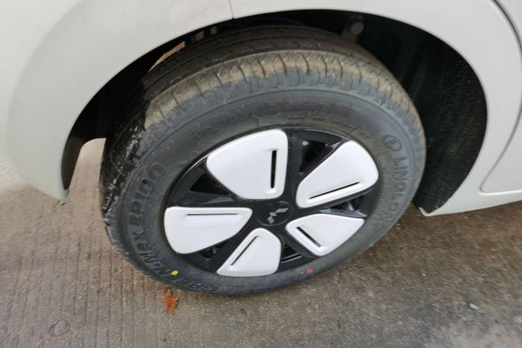 五菱汽车 宏光MINIEV 2025款 四门版 进阶款车身外观6008