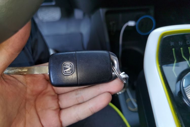 长安欧尚 奔奔E-Star 2021款 国民版 心怡版 （快充版）三元锂中控内饰7001