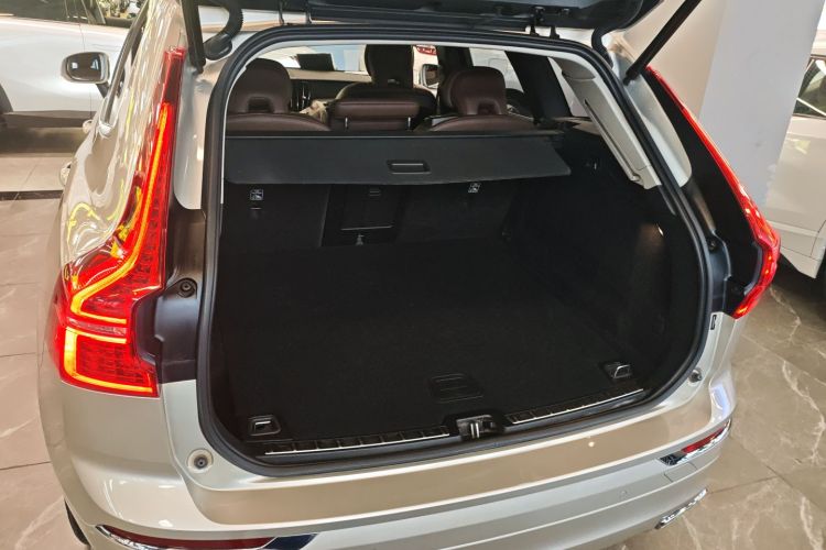 沃尔沃XC60 2021款 T5 四驱智逸豪华版机舱底盘23