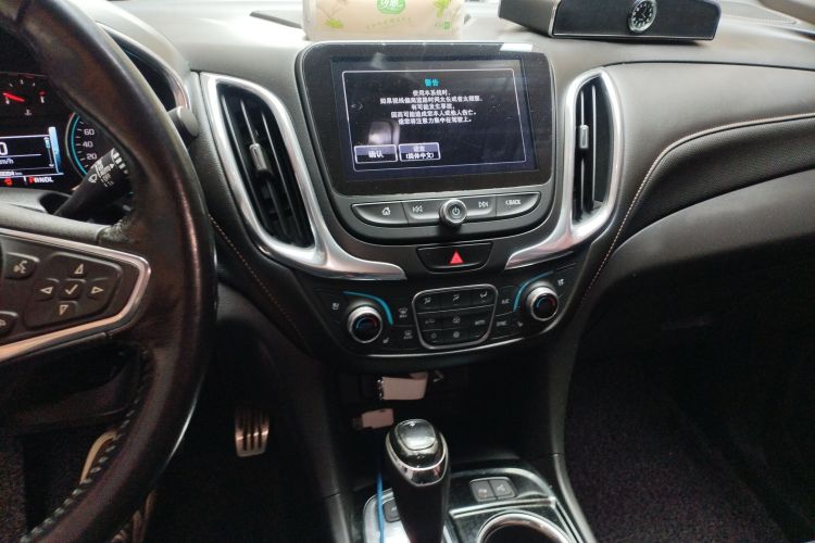 雪佛兰 探界者 2017款 550T 自动四驱捍界版局部细节16