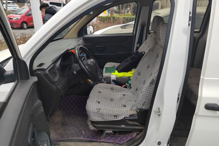 五菱汽车 五菱宏光V 2019款 1.5L劲取版国VI LAR中控内饰19