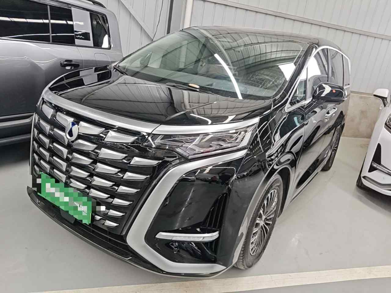 腾势D9 2024款 DM-i 980 四驱尊荣型(2)