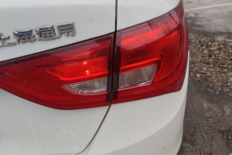 别克 英朗 2015款 15N 自动进取型车身外观9