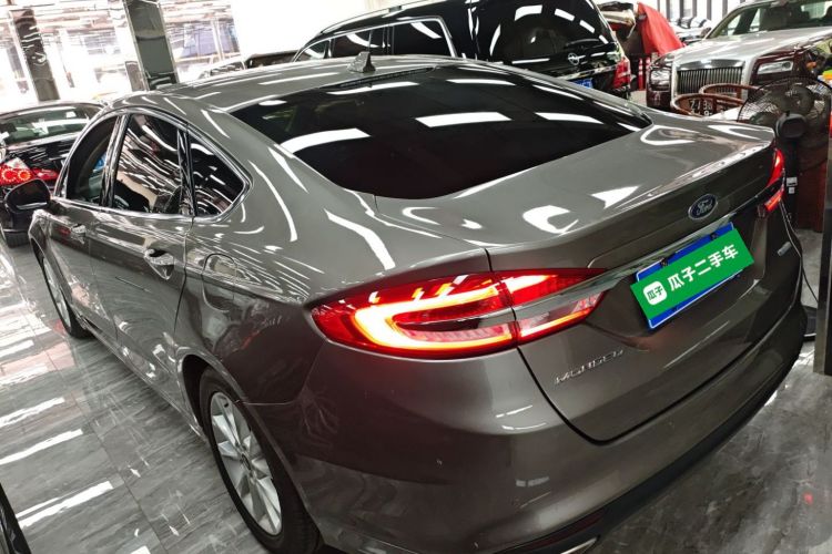 福特 蒙迪欧 2017款 改款 EcoBoost 180 时尚型车身外观6003