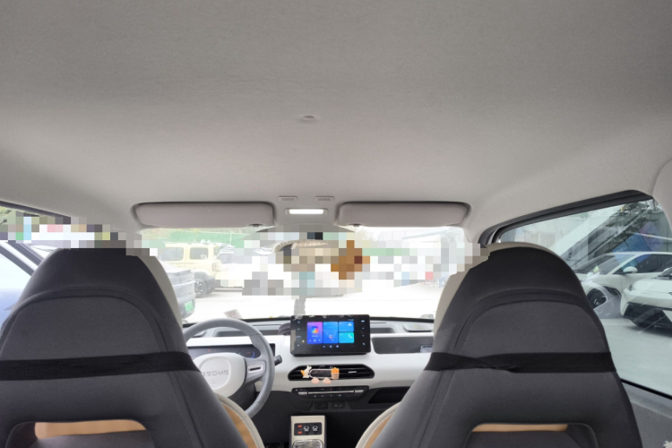 吉利银河 2024款 200km 熊猫卡丁中控内饰22