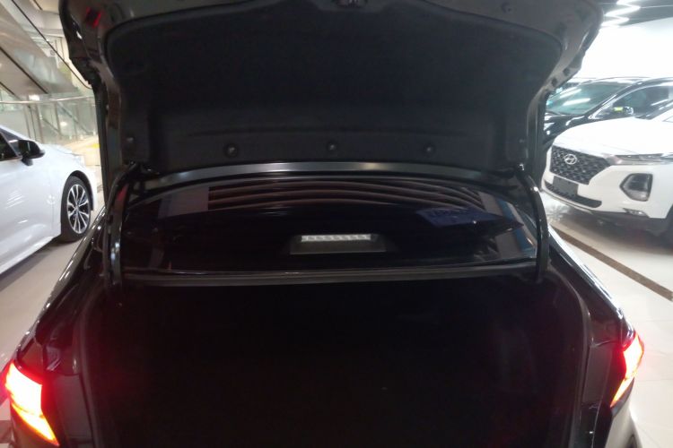 丰田 雷凌 2021款 双擎 1.8H E-CVT豪华版中控内饰23