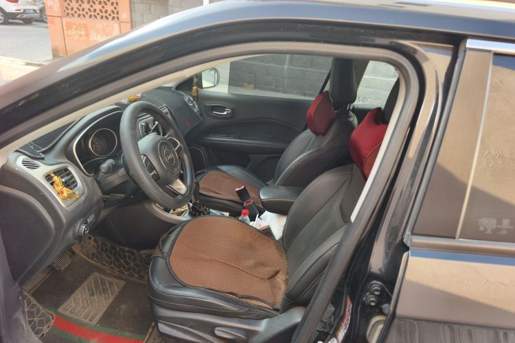 Jeep 指南者 2017款 200T 自动家享版中控内饰19