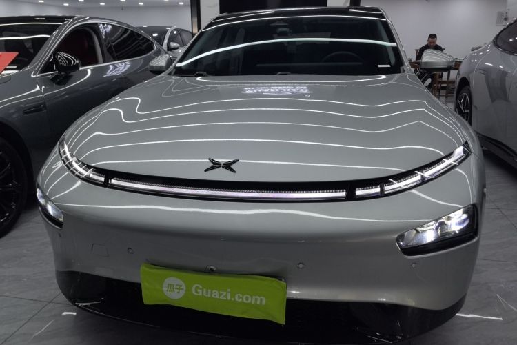 小鹏P7 2021款 480N车身外观2