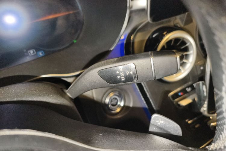 奔驰C级 2019款 改款 C 260 L 运动版中控内饰18