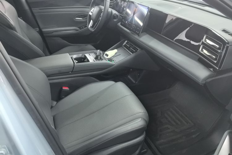 比亚迪 秦L 2025款 DM-i 智驾版 120KM超越型局部细节41