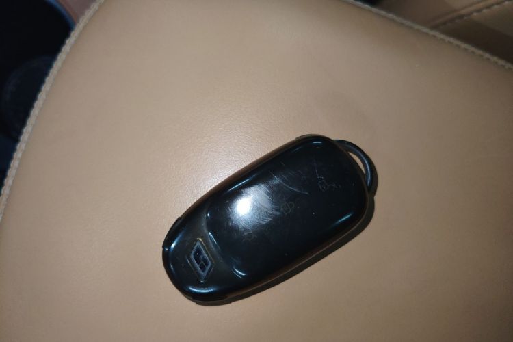 理想汽车 理想ONE 2021款 增程6座版中控内饰11