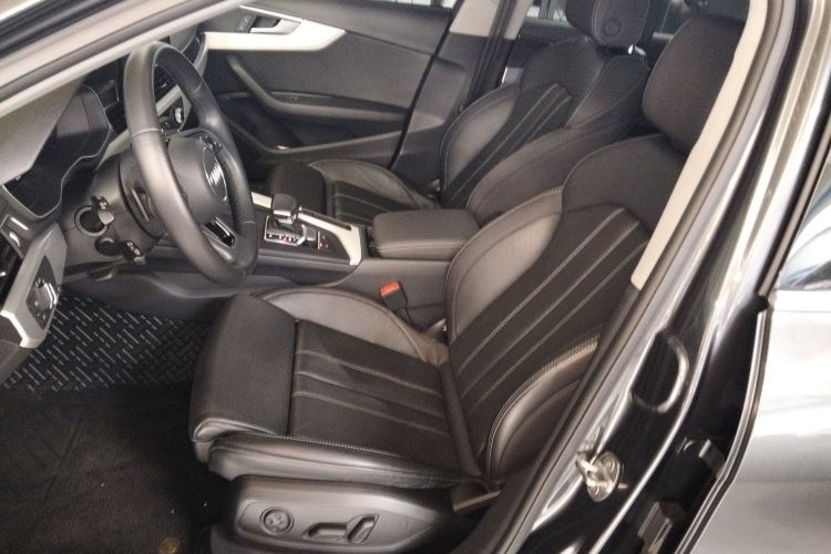 奥迪A4L 2022款 40 TFSI 时尚动感型中控内饰19