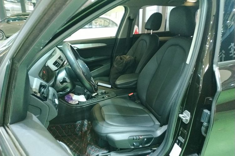 宝马X1 2016款 sDrive18Li 尊享型中控内饰19