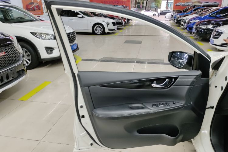 日产 骐达TIIDA 2021款 1.6L CVT酷动版中控内饰47