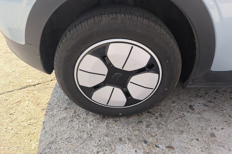 吉利银河 星愿 2026款 310km 青春版车身外观6008