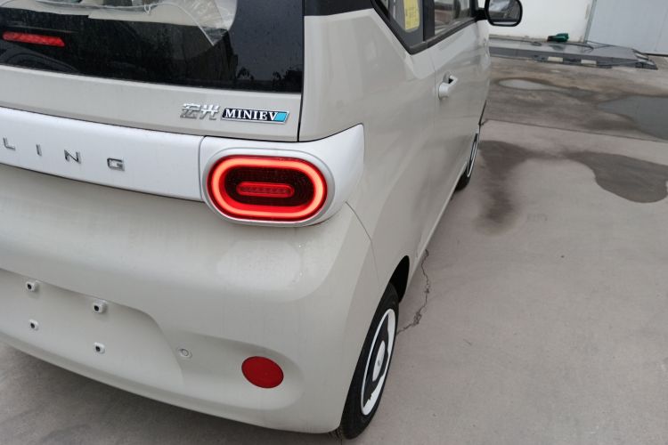 五菱汽车 宏光MINIEV 2024款 第三代 215km 青春版车身外观9