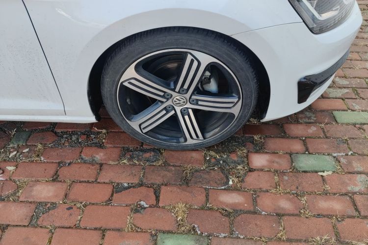 大众 高尔夫 2016款 230TSI 自动舒适型车身外观10